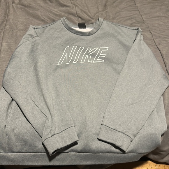 Ladies Nike sweatshirt - Picture 3 of 4